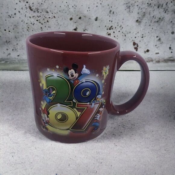 Disney Theme Parks 2007 Mug. Mickey Mouse, Minnie Mouse, Goofy, Stitch&More.Read - Picture 1 of 15
